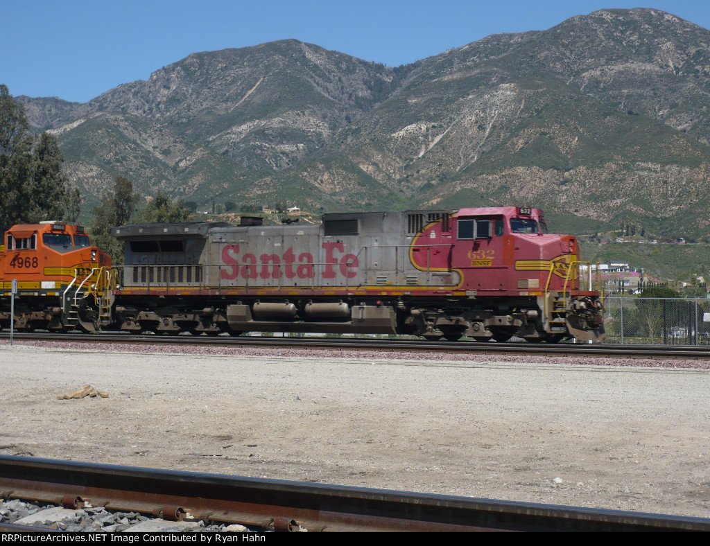 BNSF Ex ATSF 632 Westbound